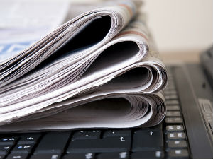 Новинарење