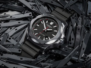 Швајцарски произвођач ножића лансира паметни сат