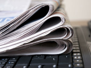 Новинарење