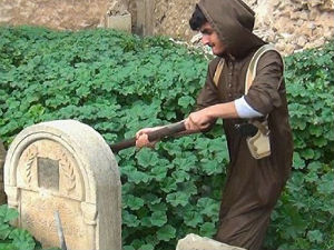 Џихадисти уништавају хришћанске гробове