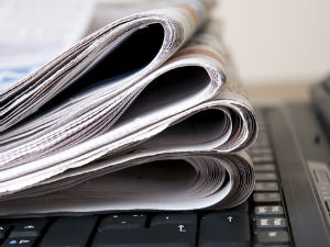 Новинарење