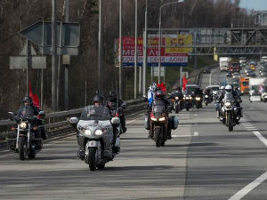 "Ноћни вукови" одали пошту пољским жртвама у Катинској шуми