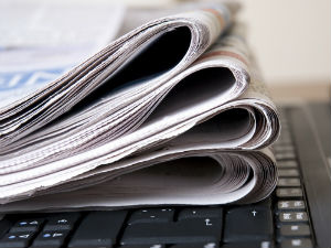 Новинарење