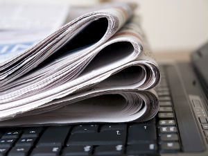 Новинарење