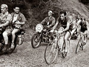 Дино Буцати и Giro d'Italia