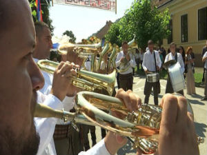 Гуча, саборска признања за Дачића и Захарову