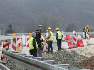 Напукао носећи стуб на вијадукту код Чачка, обустављен саобраћај на обилазници