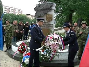 Опело и венци на годишњици бомбардовања Ниша