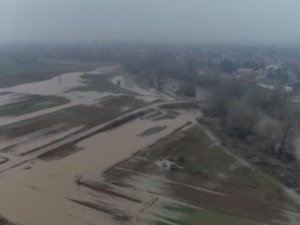 Велики број домаћинстава на југу Србије и даље без струје и воде