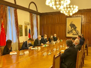 Радна група и кинески инвеститори о рафинерији у Смедереву