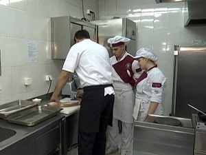 За пет година дуалног образовања школовало се више од 10.000 ученика