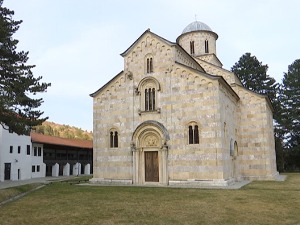 Манастири на КиМ, потврда вишестолетног православног трајања