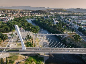 У Црној Гори  поново се уводи полицијски час од 21 до 05 часова