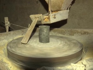 Воденичар стар, воденица још старија, али брашна има у Пољаници у врањском крају
