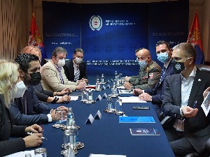 Стефановић и Момировић о изградњи станова за припаднике снага безбедности