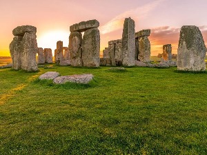 Стоунхенџ је рециклирана копија древног велшког споменика