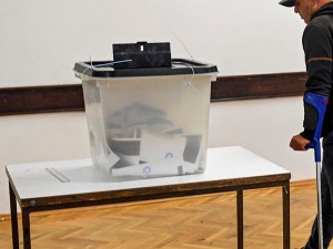 Ванредни парламентарни избори на КиМ, интерно расељени организовано на гласање
