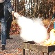 Било би лепо имати апарат за гашење пожара, али и сода бикарбона може да помогне