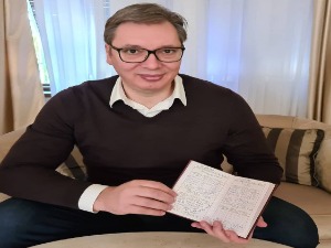 Вучић завршио први семестар са четири положена испита