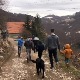 Породица Костић на планини Бобији, иако без пута – здрави, срећни и задовољни