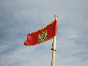 Мираш Дедеић позвао вернике СПЦ да узму крштеницу неканонске ЦПЦ