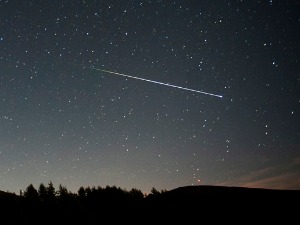 Игла у пласту сена – француски астрономи у потрази за метеоритом величине кајсије