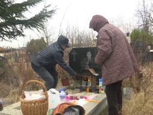 Десетак Срба обишло гробље у Приштини на задушнице, без организованог доласка расељених