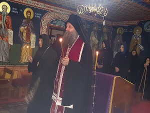 Патријарх Порфирије: Молитва је одговор на рушење и паљење на Косову и Метохији