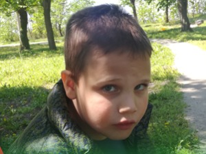 Један СМС много значи: Помозите малом Урошу да оде на третман матичним ћелијама
