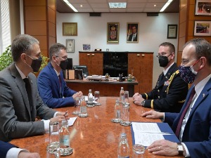 Стефановић са Годфријем и новим изаслаником одбране САД у Београду