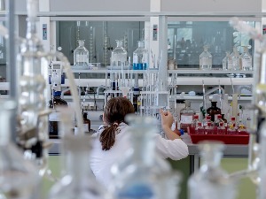 Манипулисање ембрионима у лабораторији - докле су научници спремни да иду