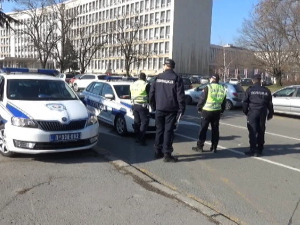 За викенд ригорозне контроле саобраћаја, полицијска возила имају нове могућности