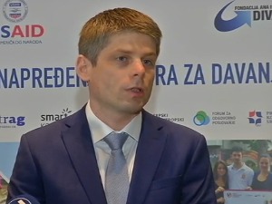 Арно Гујон: За учење српског језика неопходни су професори и уџбеници