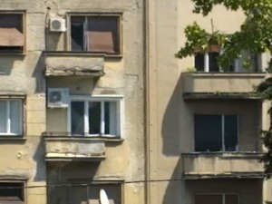Огромну количину енергије бацамо кроз прозор, како до половине пара за нову столарију