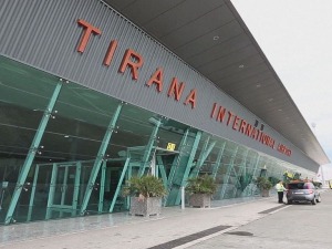 Вакцине раздора, тешке речи због штрајка контролора летења у Албанији