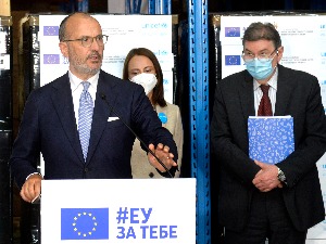 За 30 школа у Србији дигитални уређаји за најугроженију децу