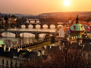 Чешка протерује 18 руских дипломата; Захарова: Русија ће ускоро најавити контрамере