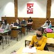 После пет недеља  виши разреди и средњошколци у школским клупама