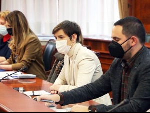 Брнабићева са удружењима родитеља о финансијској подршци породицa са децом