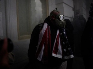 Полицајац повређен на Капитол хилу умро природном смрћу - објавила комисија