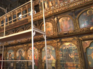 Израда је плаћена са седам килограма златa, иконостас правили мајстори из Самокова