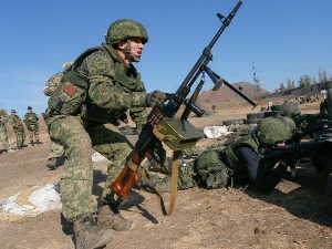 Расту тензије око Украјине – Запад гомила бродове у Црном мору, а Русија трупе на граници