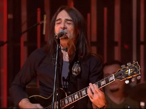 	Звучни зид - Дадо Топић  