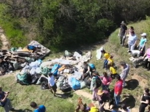 Волонтери су „Заврнули рукаве“ и очистили смеће, од нас зависи да ли ће акција успети