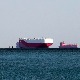 Гигантски теретњак још блокира Суецки канал