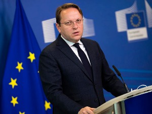 Вархељи: Ниједна озбиљна особа не би покренула расправу о "нон пејперу"