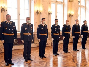Уручени укази о унапређењу и постављању на нове дужности официра Војске Србије