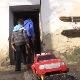 Ко добија више новца од државе - хранитељи или социјално угрожене породице