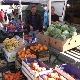 Одабрати црвљив плод на пијаци или веровати продавцу на реч
