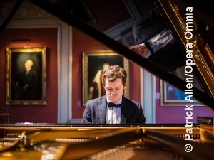 Бенџамин Гровенор изводи дела Франца Листа